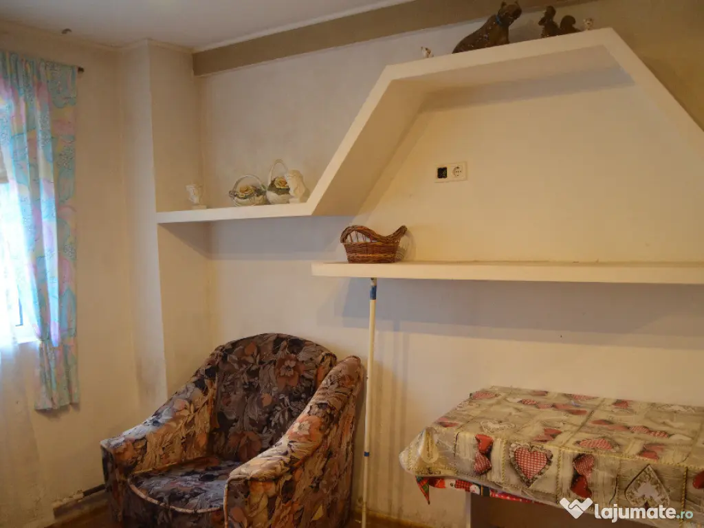Sinaia-Garsoniera de vanzare-parter