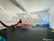 Casa individuala 450 mp, teren 1500 mp, 10 locuri parcare...