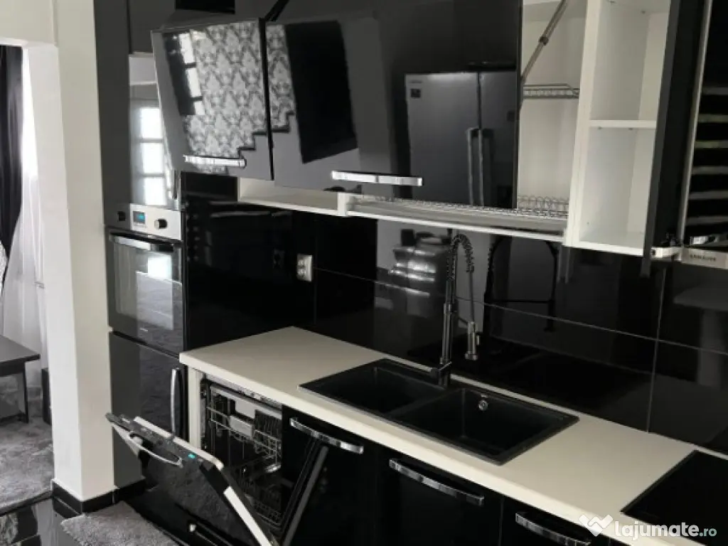 OCAZIE! Casă 156 mp, 4 camere, garaj, mobilier la comandă, Floresti