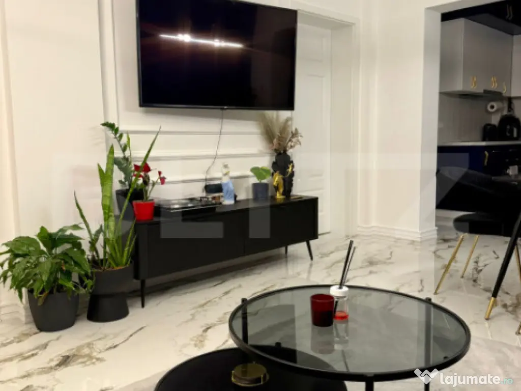 Apartament 3 camere Rogerius, bloc boutique, parcare in curt