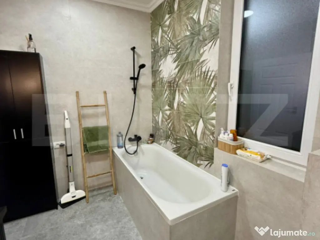 Apartament 3 camere Rogerius, bloc boutique, parcare in curt