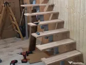 Scara Torino - modulara, lemn fag lacuit + structura metal 