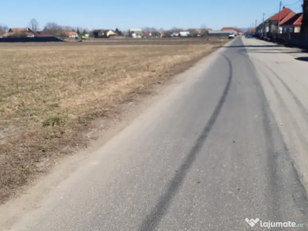 Teren intravilan construibil 2325mp utilitati central Lunca Calnicului