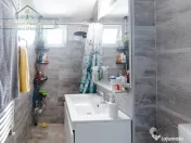 Apartament cu 3 camere , zona Lebăda Arad 