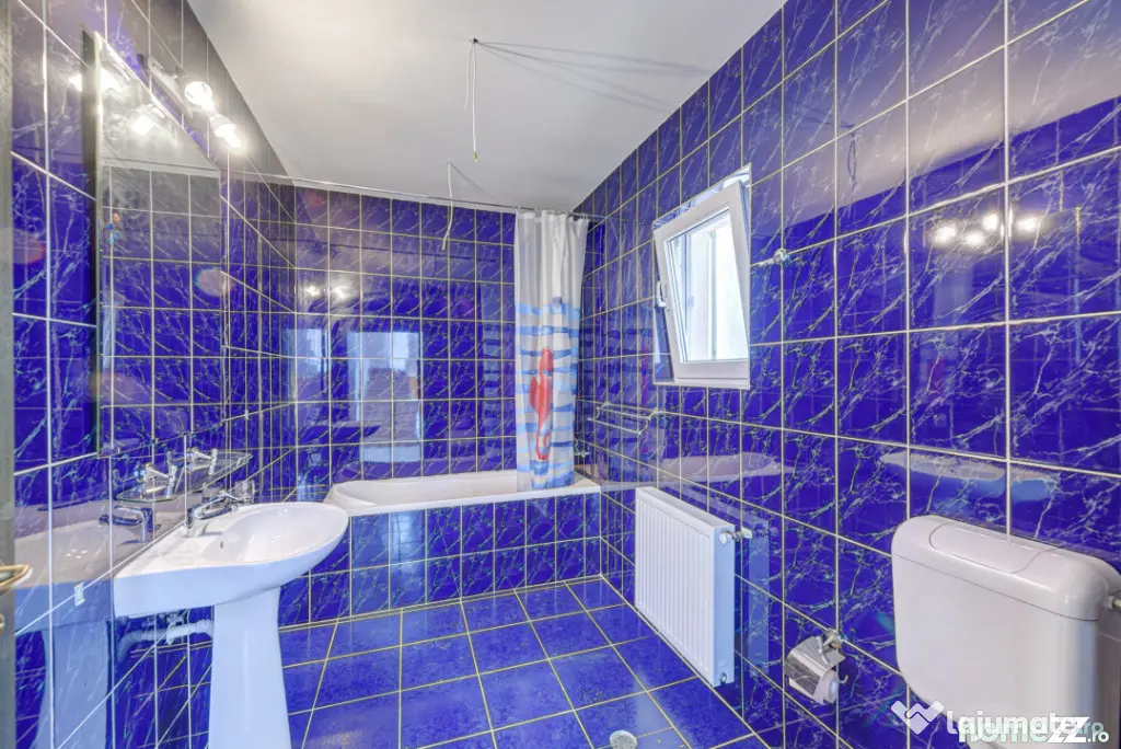 Casă S+P+E+M, 5 dormitoare, mansardă 85 mp, garaj – zona