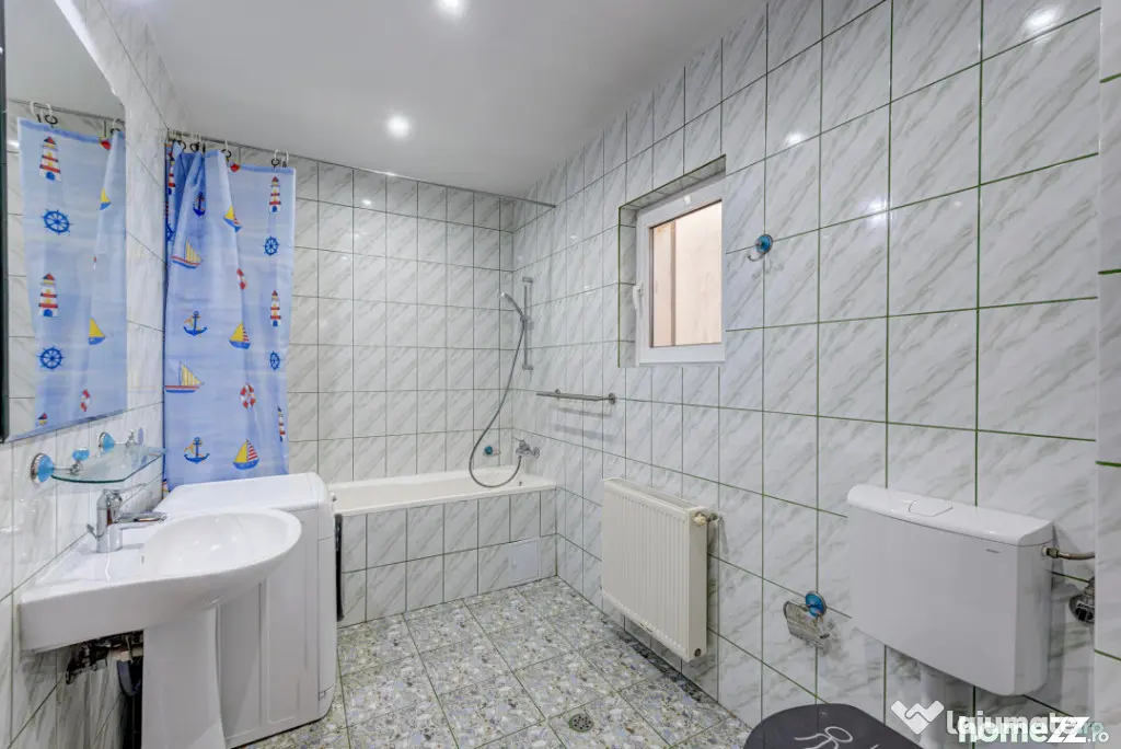 Casă S+P+E+M, 5 dormitoare, mansardă 85 mp, garaj – zona