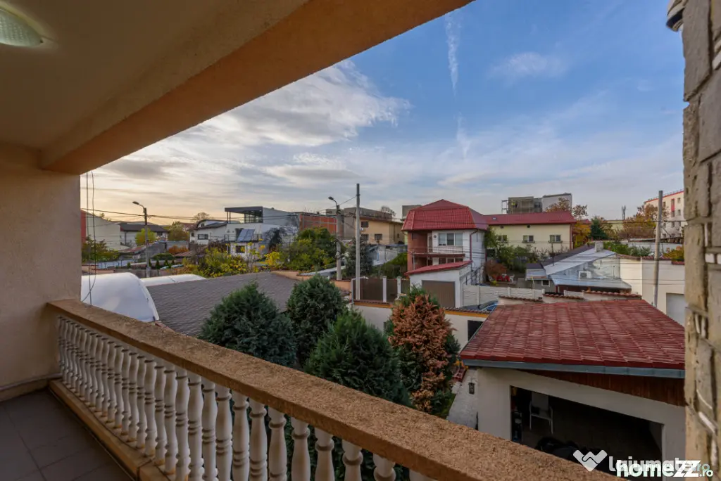 Casă S+P+E+M, 5 dormitoare, mansardă 85 mp, garaj – zona