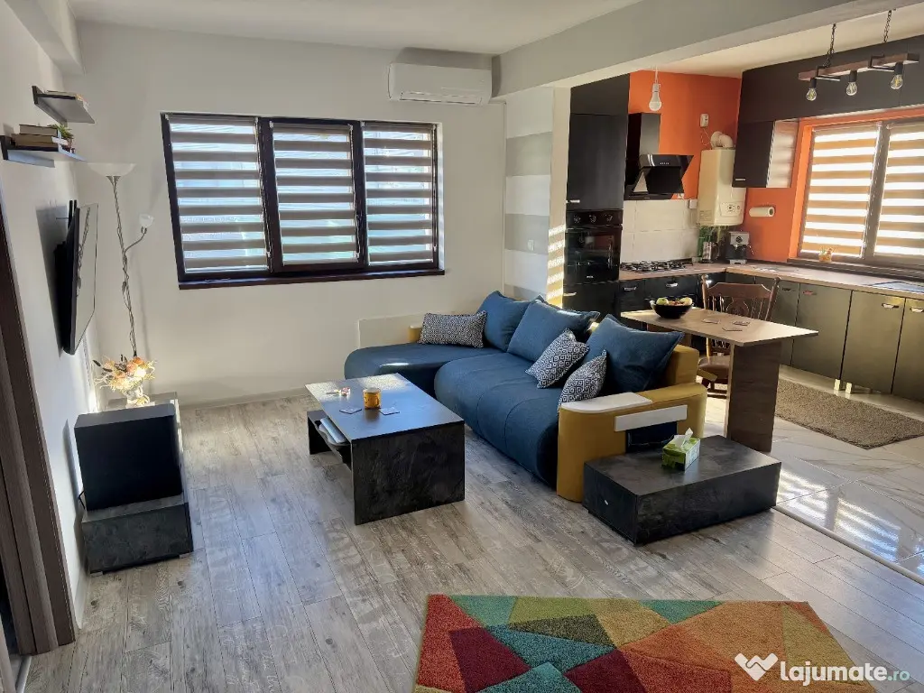 Apartament tip casa curte privata 75mp | 2 camere | parcare central