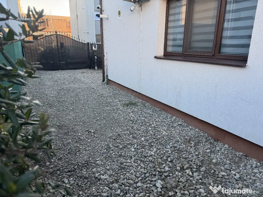 Apartament tip casa curte privata 75mp | 2 camere | parcare central