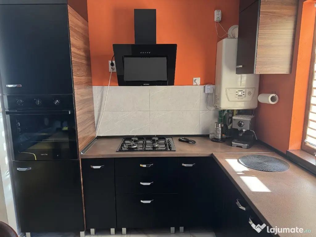 Apartament tip casa curte privata 75mp | 2 camere | parcare central