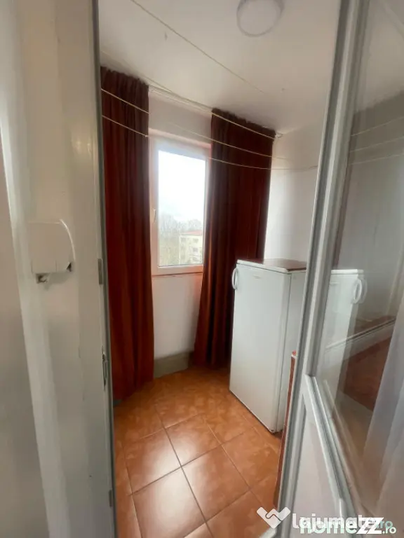 Garsonieră mobilată/utilată, 29.42 mp, zona Brazda lui No - Craiova (Dolj)
