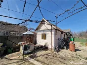 Teren mare cu 2 case in Sabolciu, com. Sacadat 