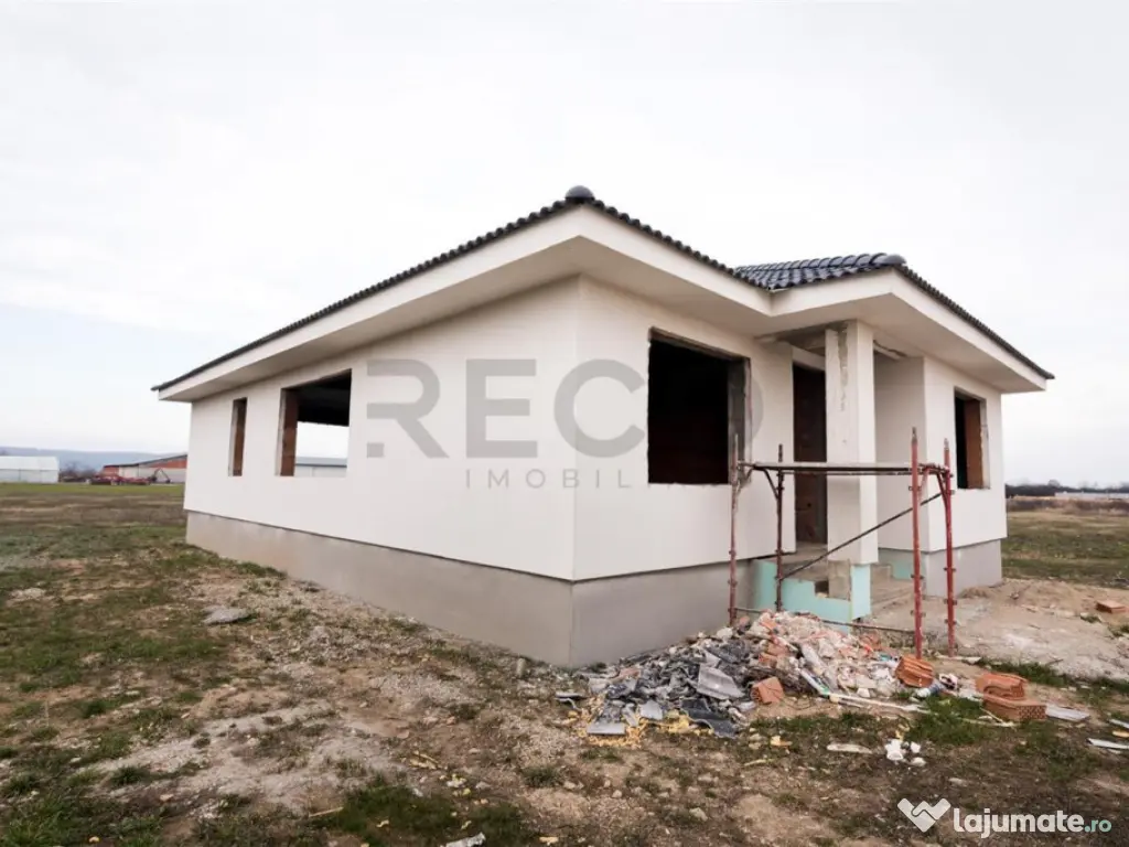 RECO Casa la rosu - 3 dormitoare, plan parter 120 mp utili -