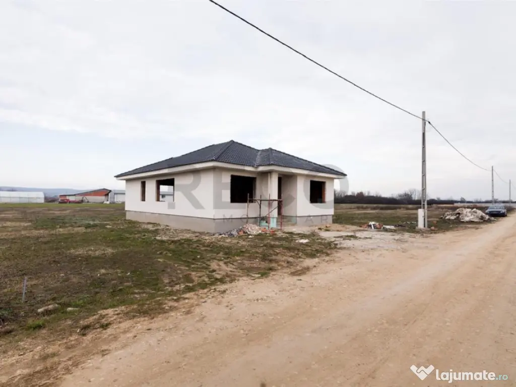 RECO Casa la rosu - 3 dormitoare, plan parter 120 mp utili -