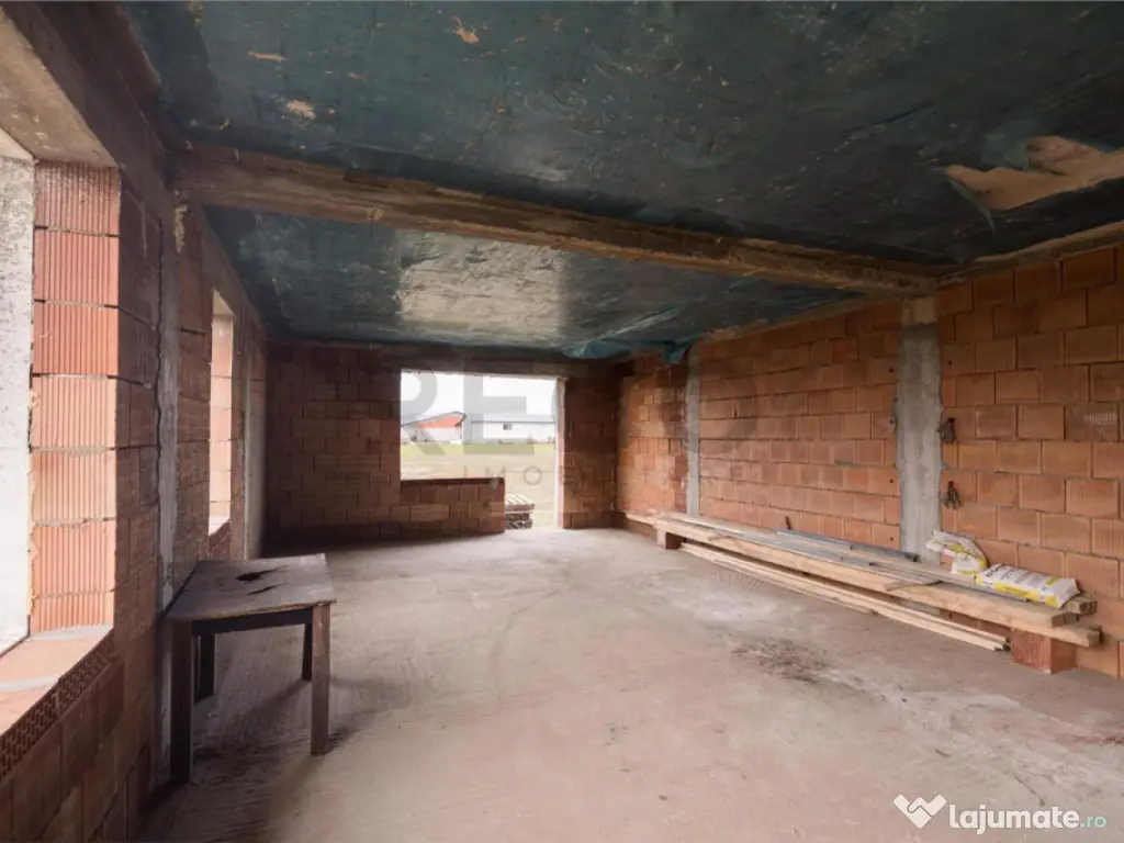 RECO Casa la rosu - 3 dormitoare, plan parter 120 mp utili -