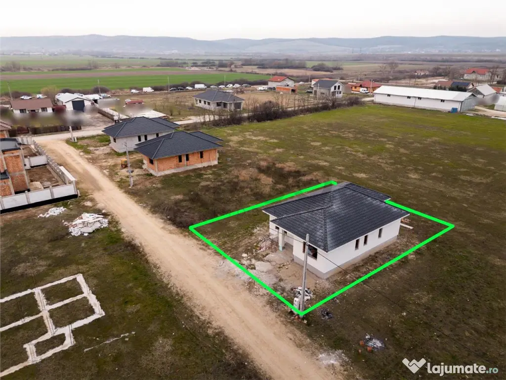 RECO Casa la rosu - 3 dormitoare, plan parter 120 mp utili -