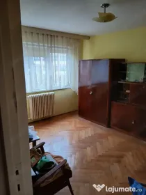 Garsoniera decomandata - zona Astra