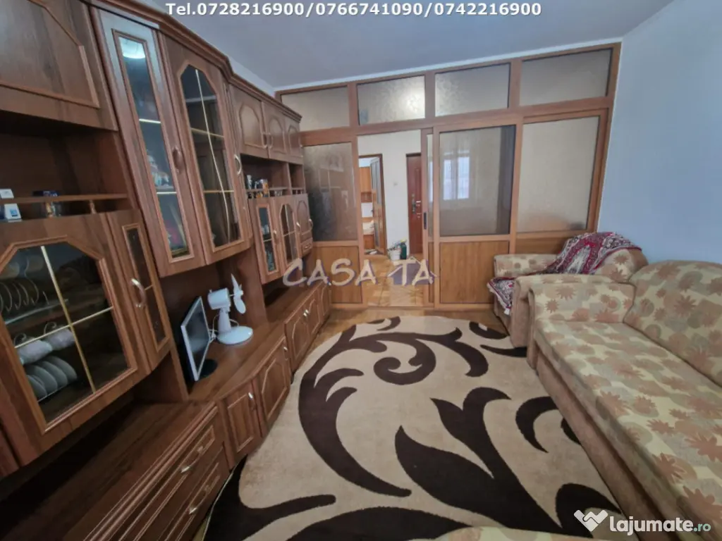 Închiriere apartament 3 camere, Bld Republicii (Zona CEO)