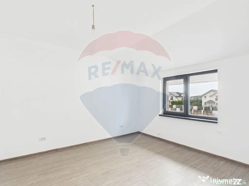 Vila moderna 5 camere P+1 de vanzare in Crevedia