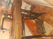 Masina de cusut Singer 