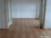 Apartament pretabil investitie in zona Calarasi-Hala Traian 