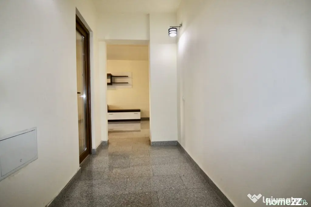 ULTRACENTRAL, UNIVERSITATE, APARTAMENT CU BALCON 17 MP, 1980
