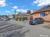Oportunitate rară în Chișineu-Criș: locuință și sp... 