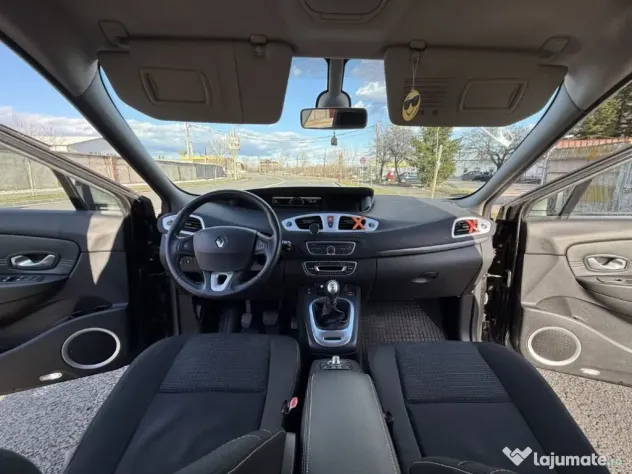 Renault scenic an 2009