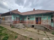 Casă spațioasă cu 4 camere, bucătărie de vară și tere