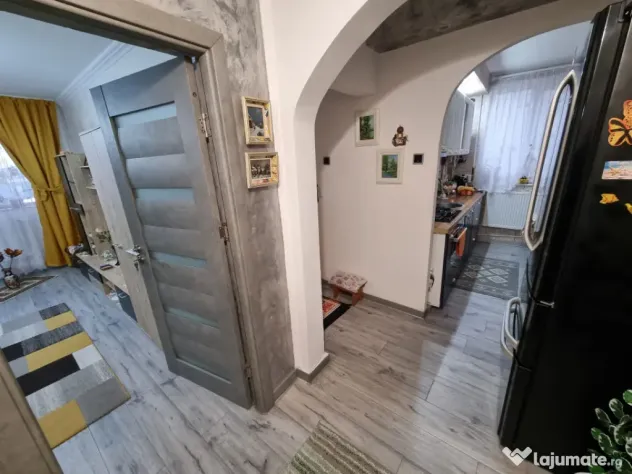 Apartament 2 camere decomandate, renovat, mobilat, utilat- M
