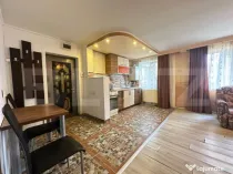 Apartament cu 3 camere, decomandat, parter – Gojdu, spați