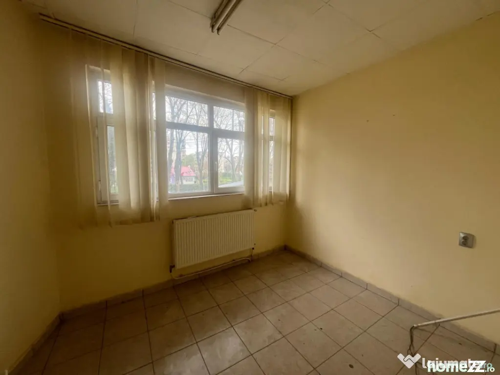 Spațiu comercial 464 mp, P+2+M, zona Fantasy Park - Craiova (Dolj)
