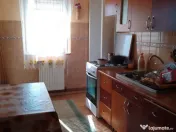 Apartament cu 4 camere, decomandat - zona Gemenii 