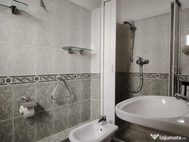 Apartment mobilat si utilat lux, situat ultracentral in Ploi