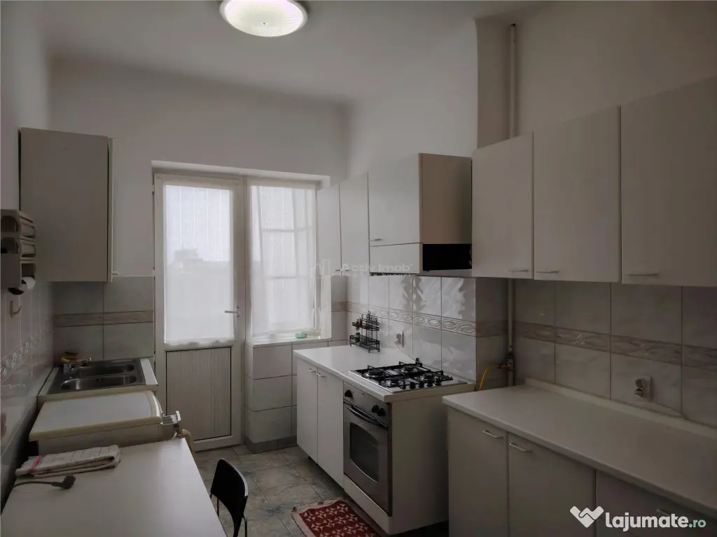 Apartment mobilat si utilat lux, situat ultracentral in Ploi