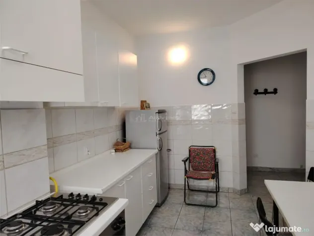 Apartment mobilat si utilat lux, situat ultracentral in Ploi
