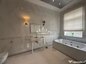 Apartament istoric de lux cu 3 camere de 130mp langa Pref... 