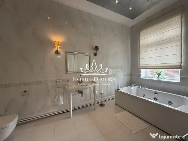 Apartament istoric de lux cu 3 camere de 130mp langa Pref...