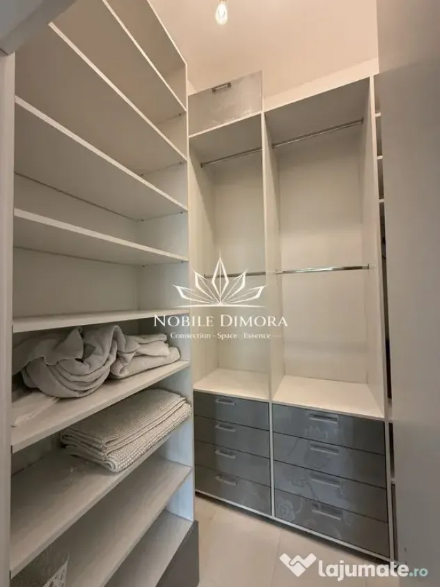 Apartament istoric de lux cu 3 camere de 130mp langa Pref...