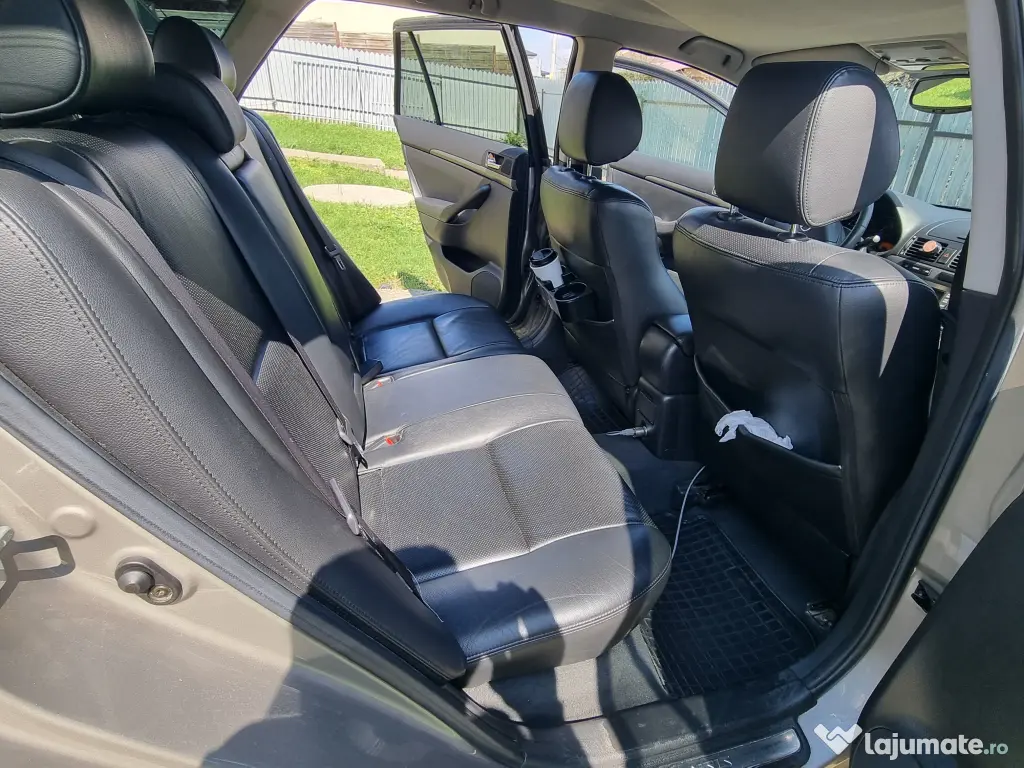 Toyota Avensis Facelift 177 CP - Piele - Istoric curat - Accept test