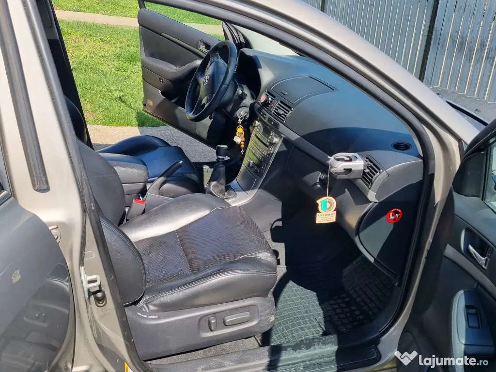Toyota Avensis Facelift 177 CP - Piele - Istoric curat - Accept test