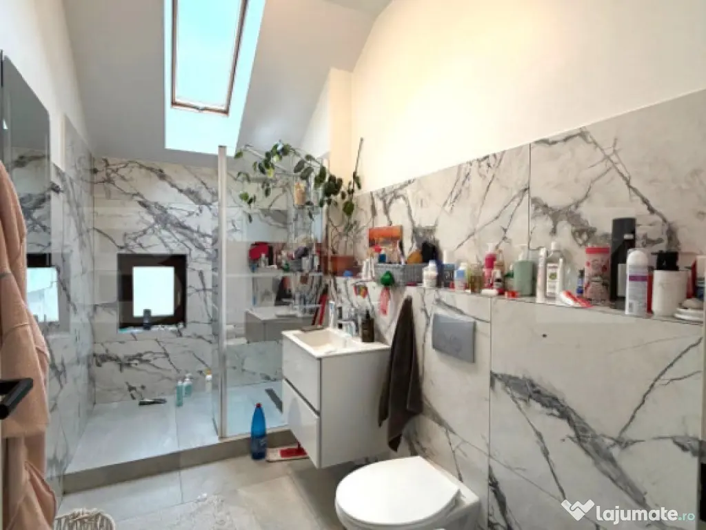 Casa individuala 177 mp, 5 camere, teren 366 mp, zona Parc C