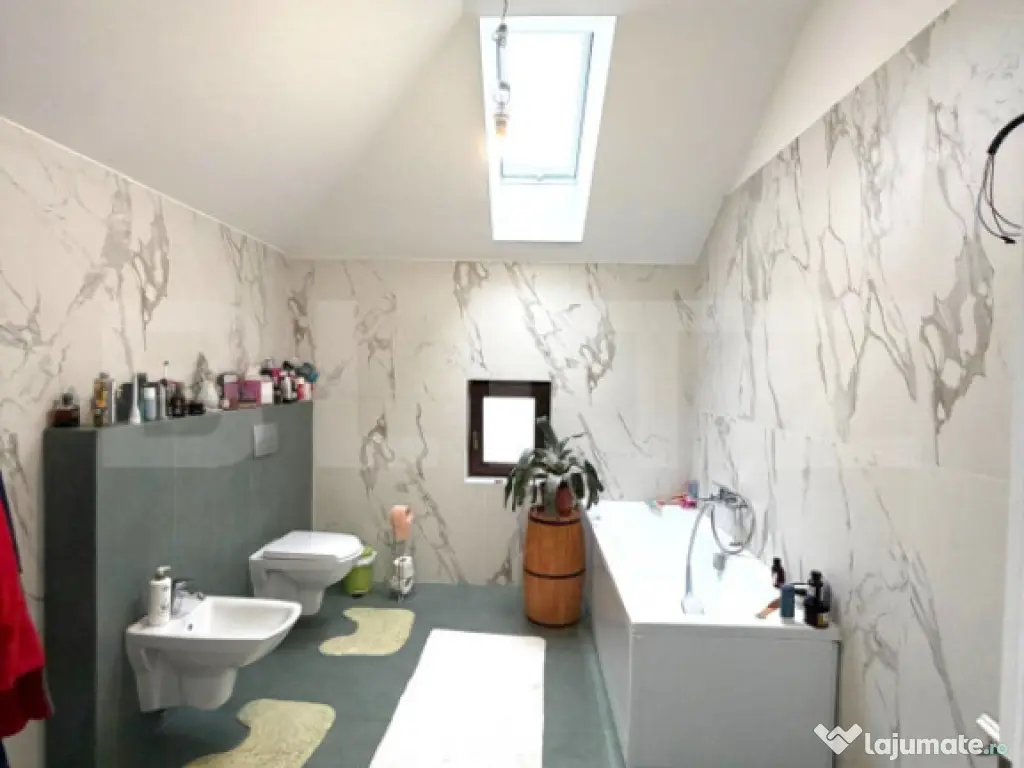 Casa individuala 177 mp, 5 camere, teren 366 mp, zona Parc C