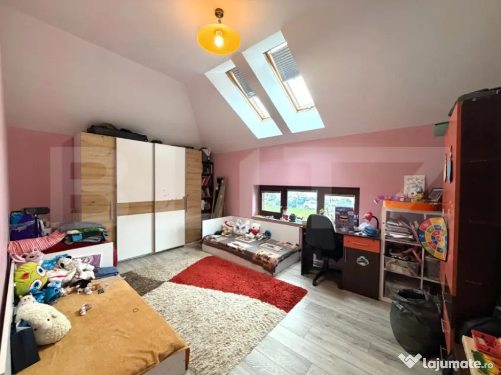 Casa individuala 177 mp, 5 camere, teren 366 mp, zona Parc C