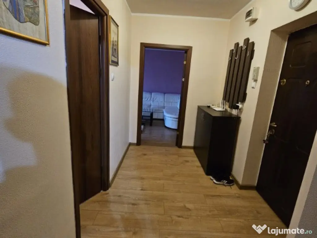 Se inchiriaza apartament 2 camere lux 60 m2 super zona Centrala