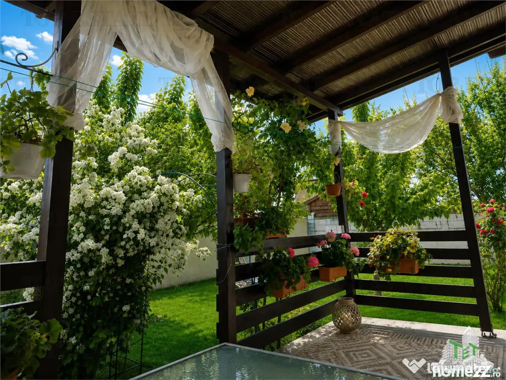 FOR SALE CASA P 1/mobilata, ultilata, panouri solare /Corbea