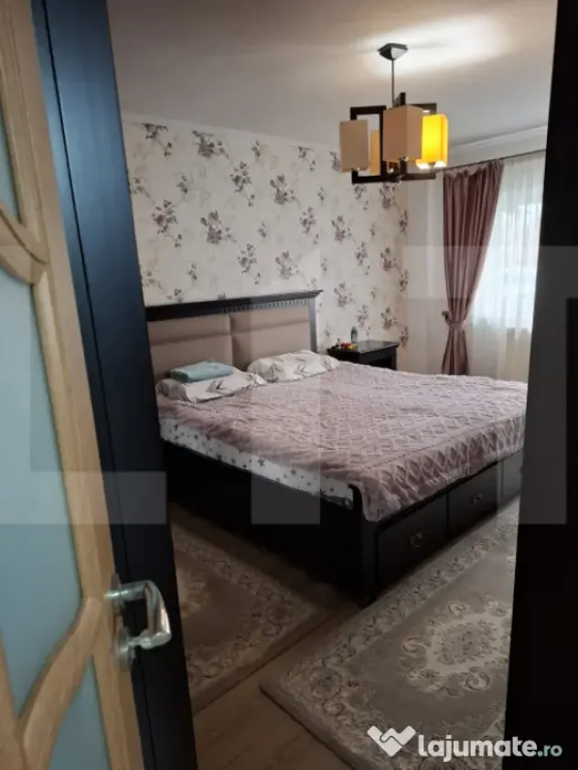 Apartament cu 3 camere | Botosani - zona Centrala