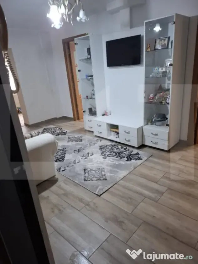 Apartament cu 3 camere | Botosani - zona Centrala