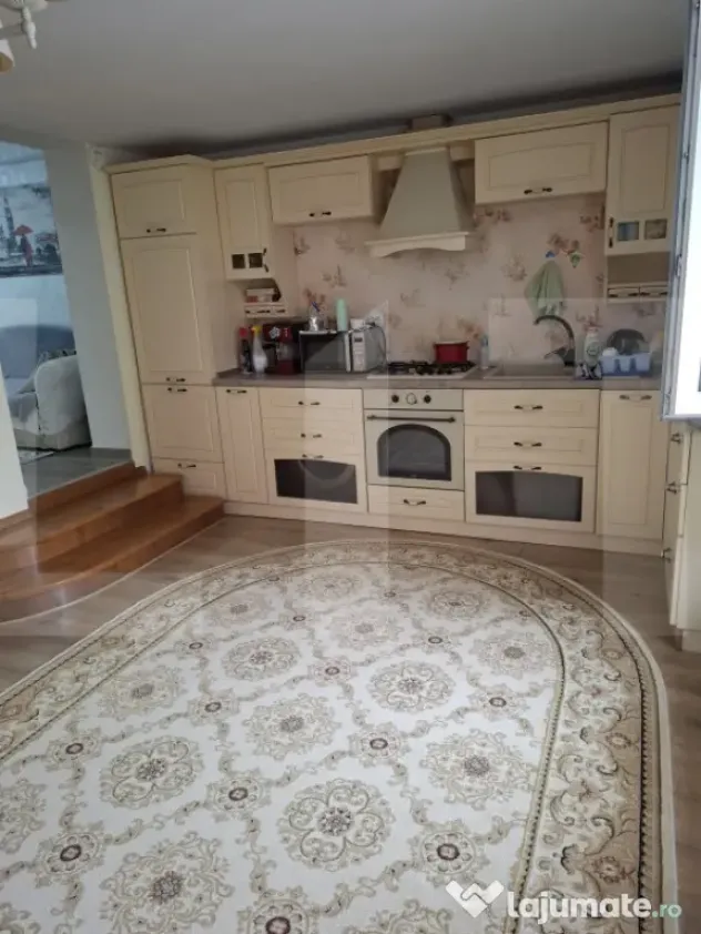 Apartament cu 3 camere | Botosani - zona Centrala