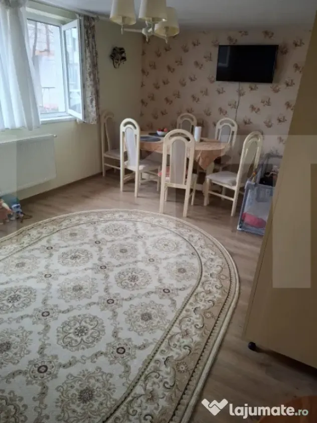 Apartament cu 3 camere | Botosani - zona Centrala